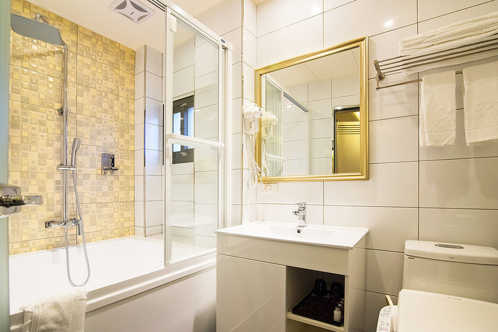 V-One Hotel - Ningxia No. 2 Inn Тайпей Екстериор снимка