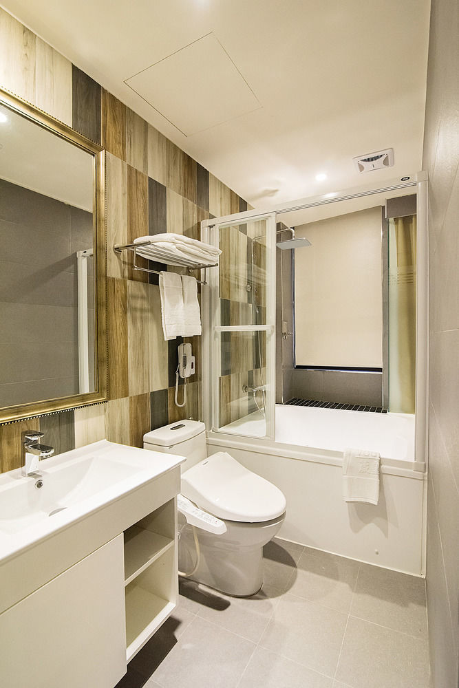 V-One Hotel - Ningxia No. 2 Inn Тайпей Екстериор снимка